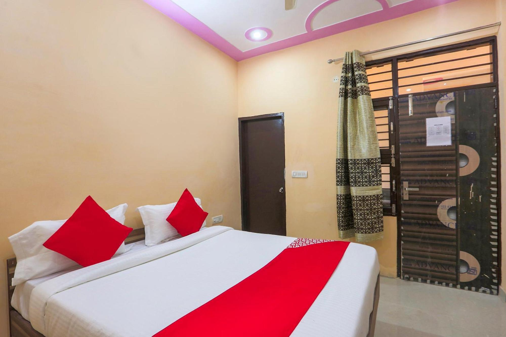 Hotel O Royal Villa Гургаон Екстериор снимка