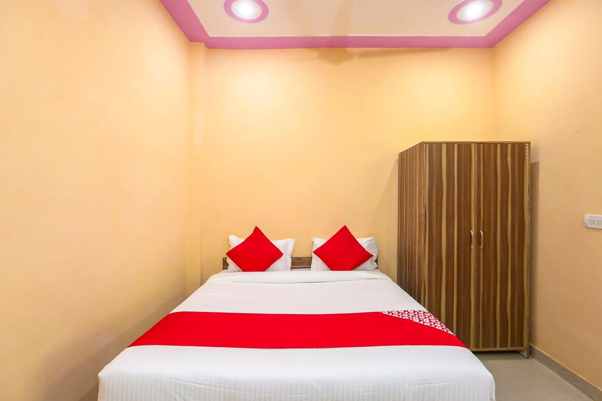 Hotel O Royal Villa Гургаон Екстериор снимка