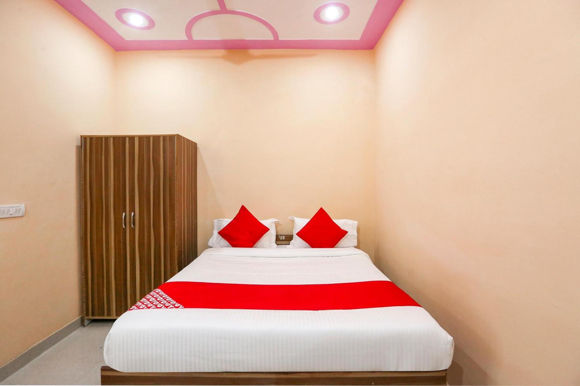 Hotel O Royal Villa Гургаон Екстериор снимка