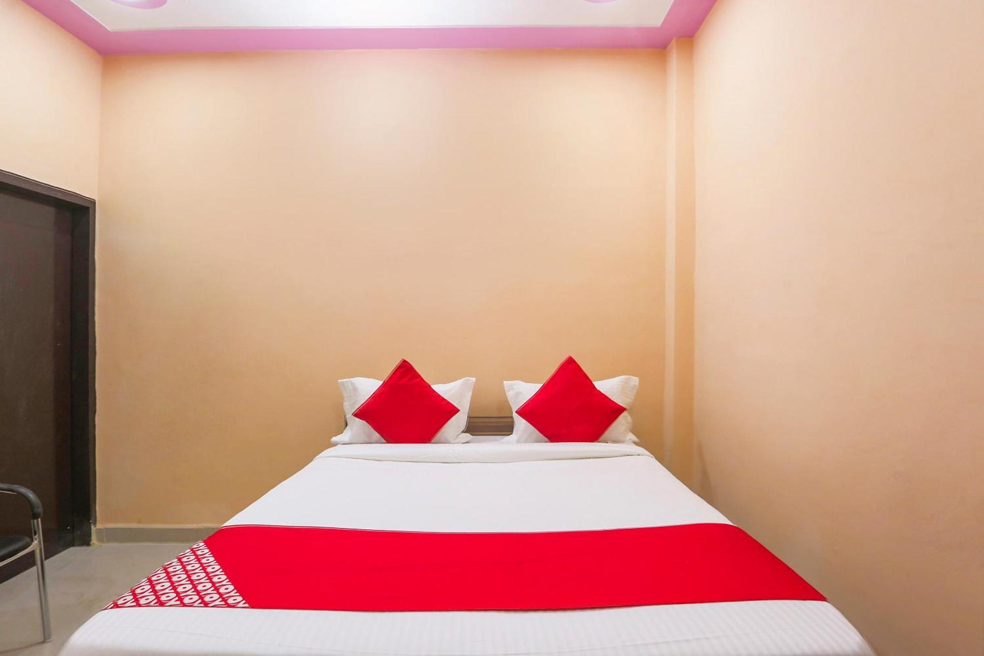 Hotel O Royal Villa Гургаон Екстериор снимка