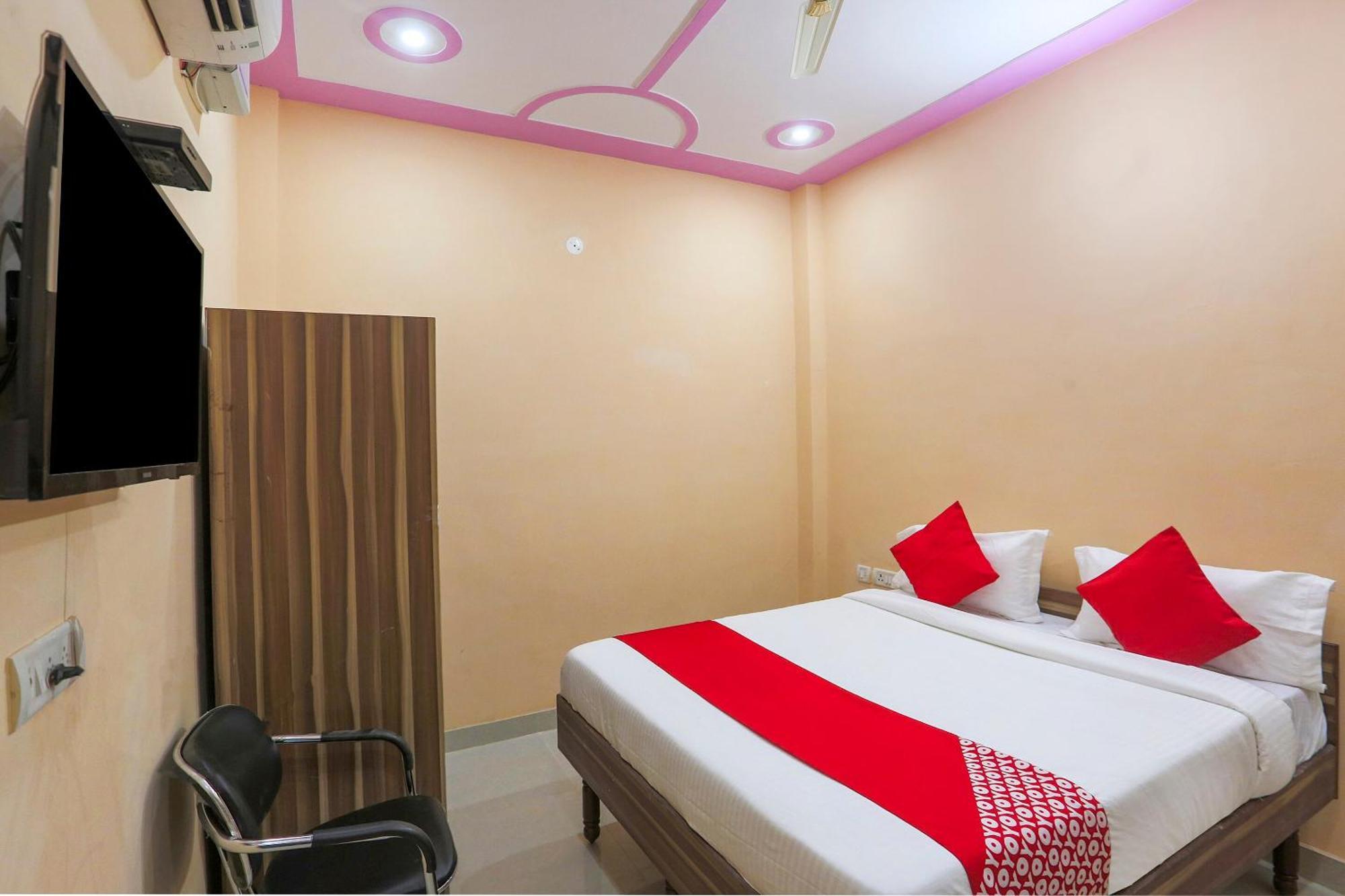 Hotel O Royal Villa Гургаон Екстериор снимка